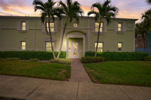 Coquina Key Dr SE APT C - VT-001