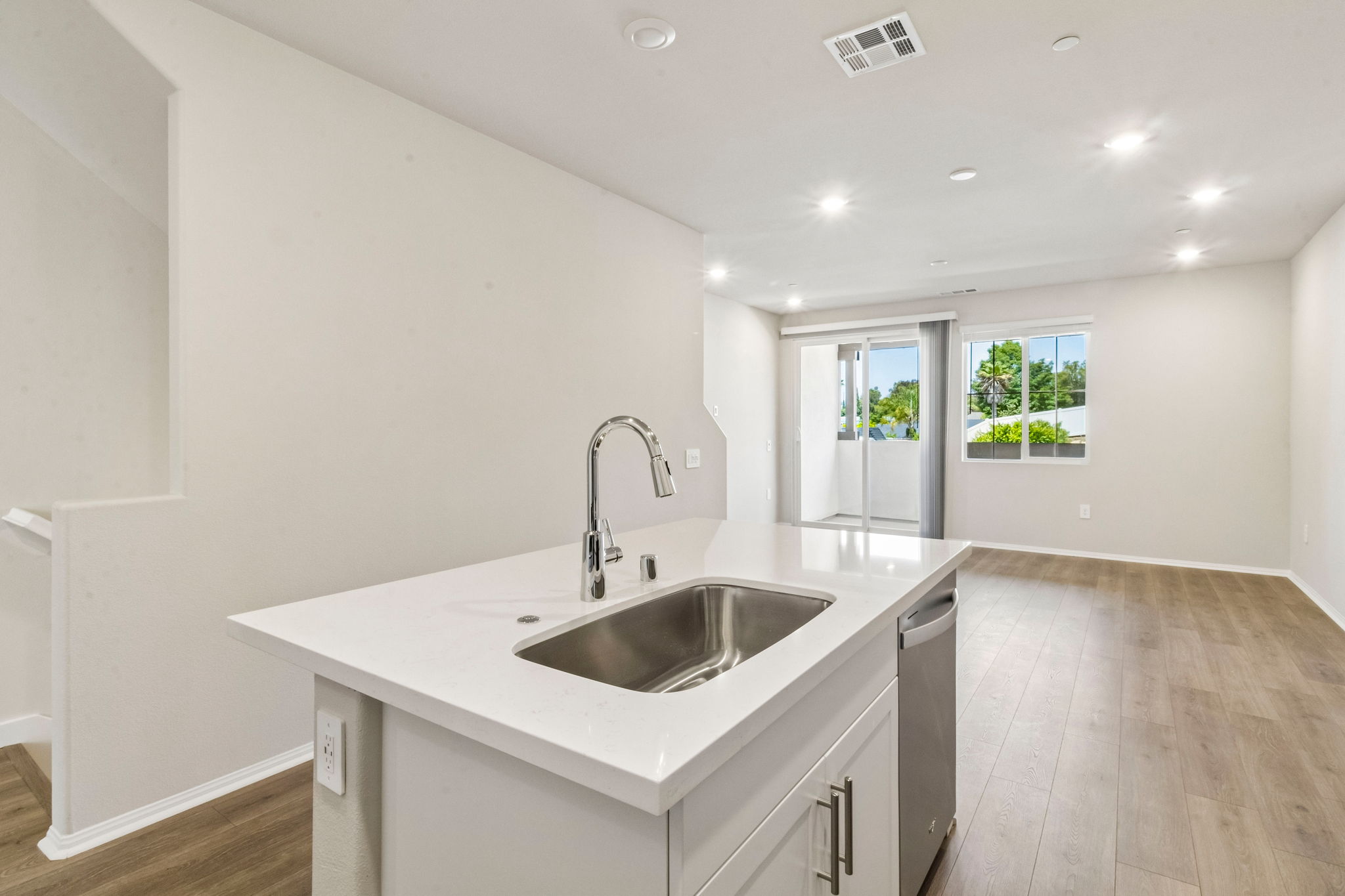 SoCal - Pacifica - 4893 Merida Way Oceanside CA 92057 - 011