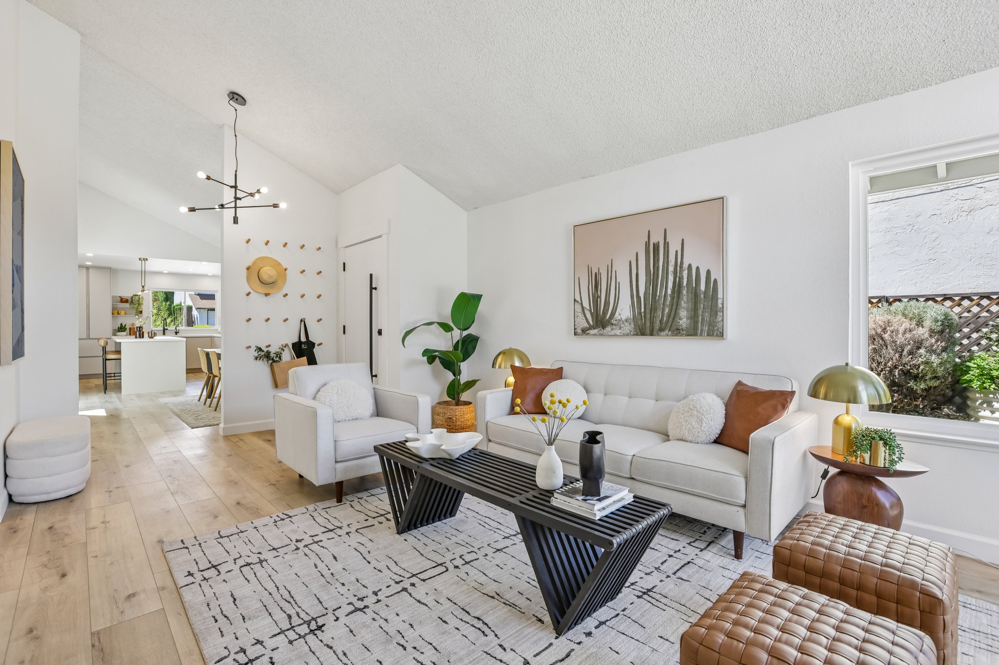 Living Room/Foyer