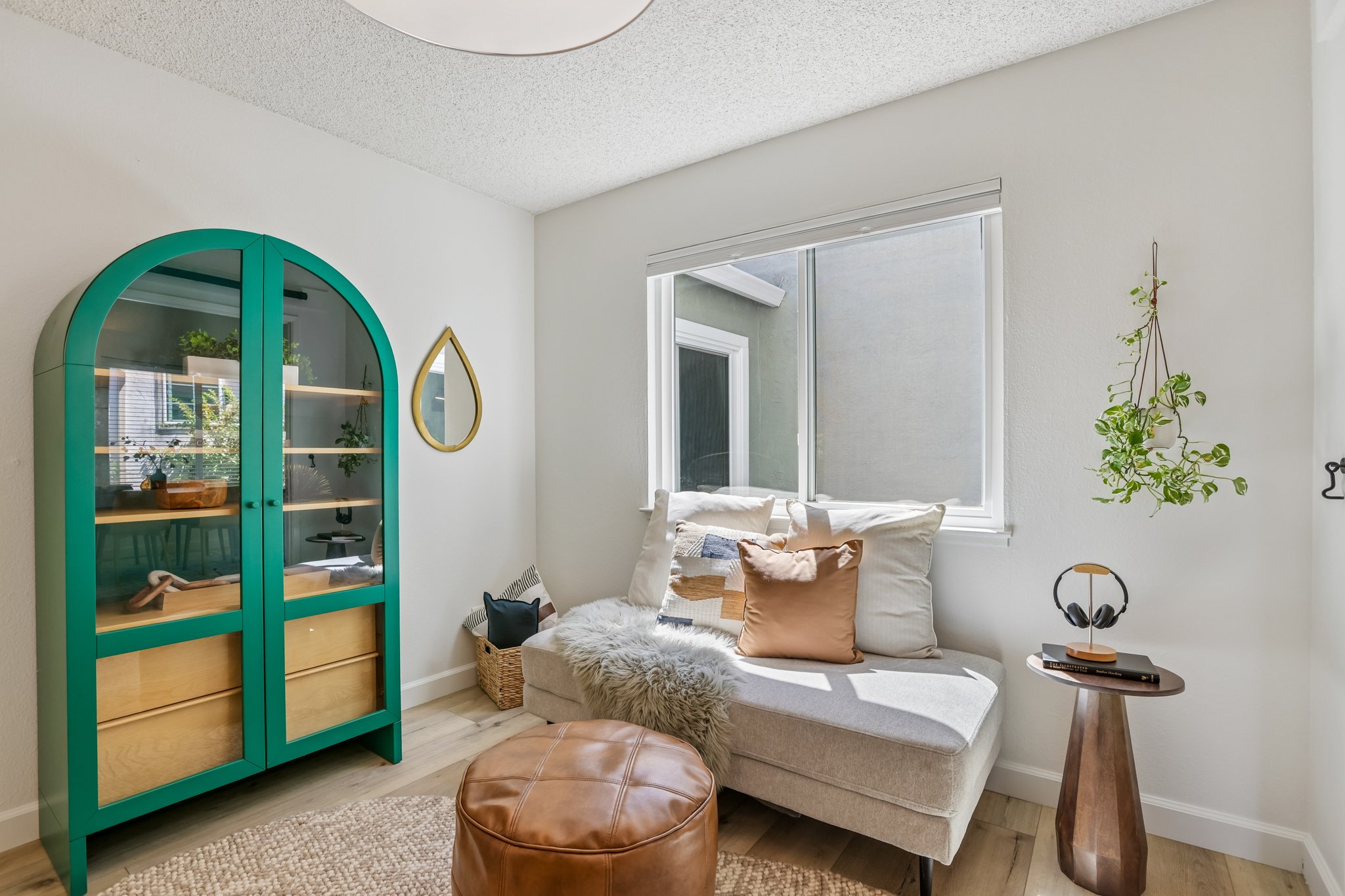 Bedroom 1/Den