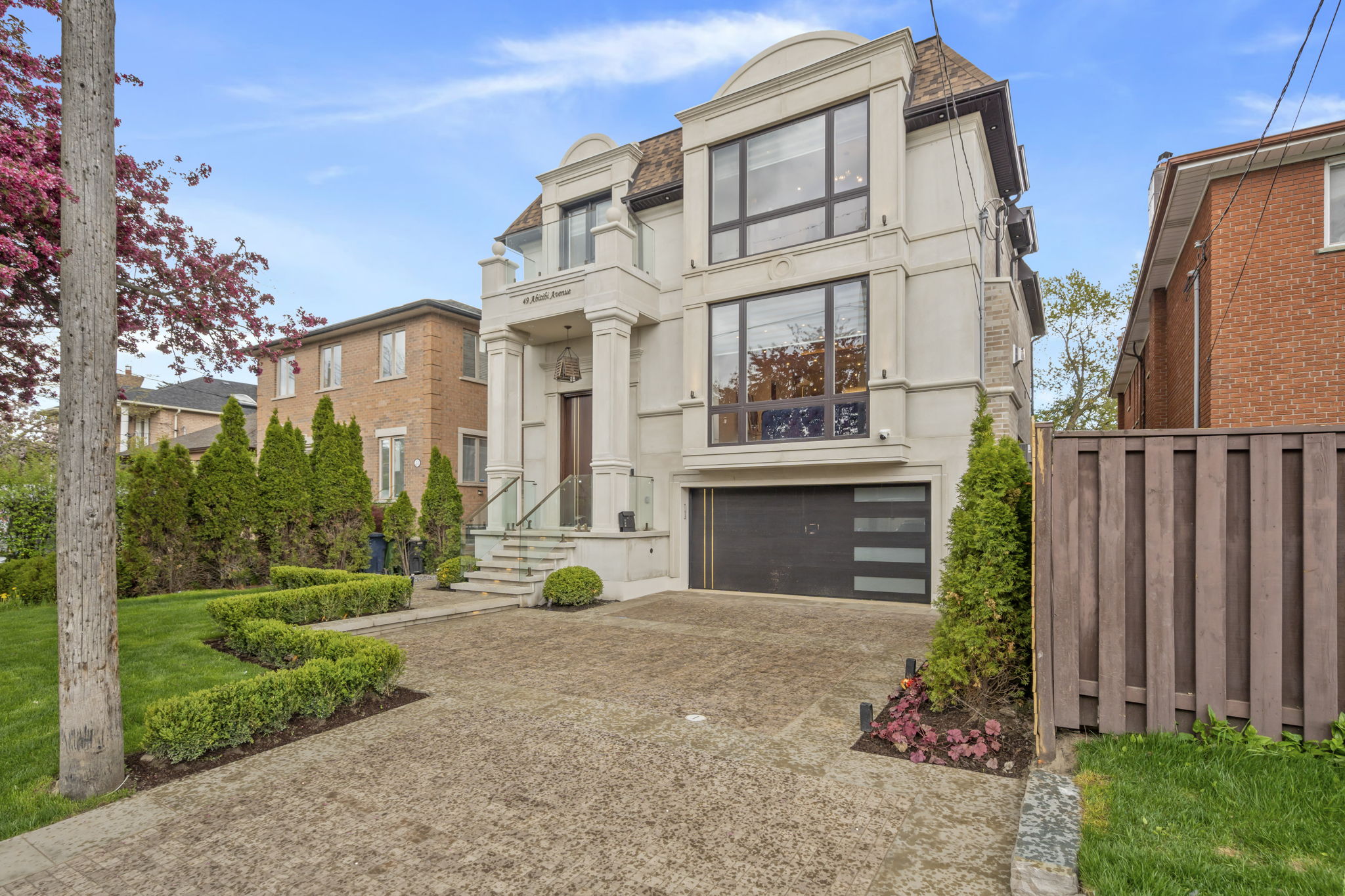 49 Abitibi Ave Toronto, ON M2M 2V3