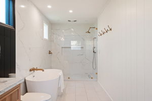 30 - Primary Bathroom