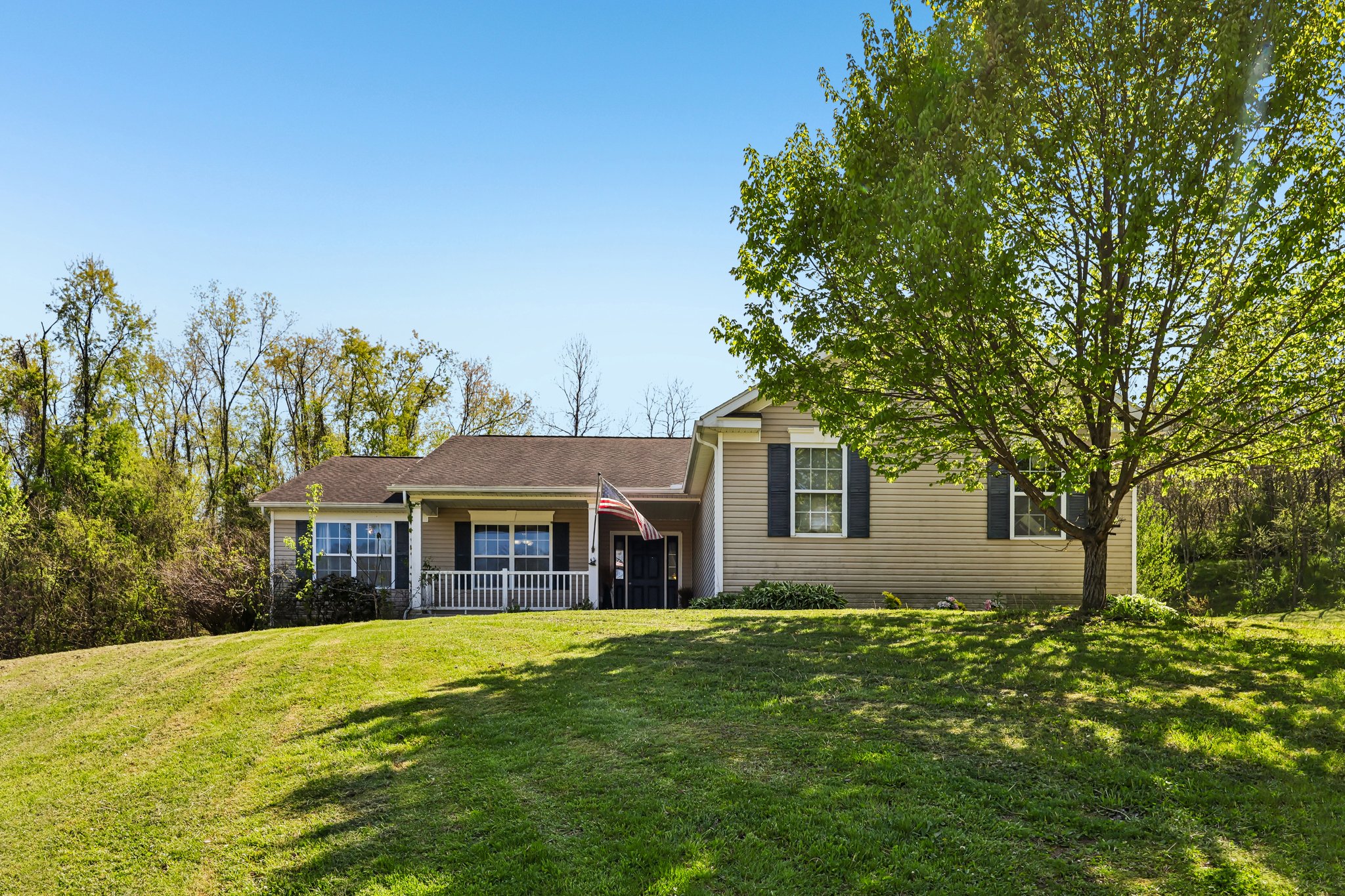 Central Ave-S2204-002.jpg