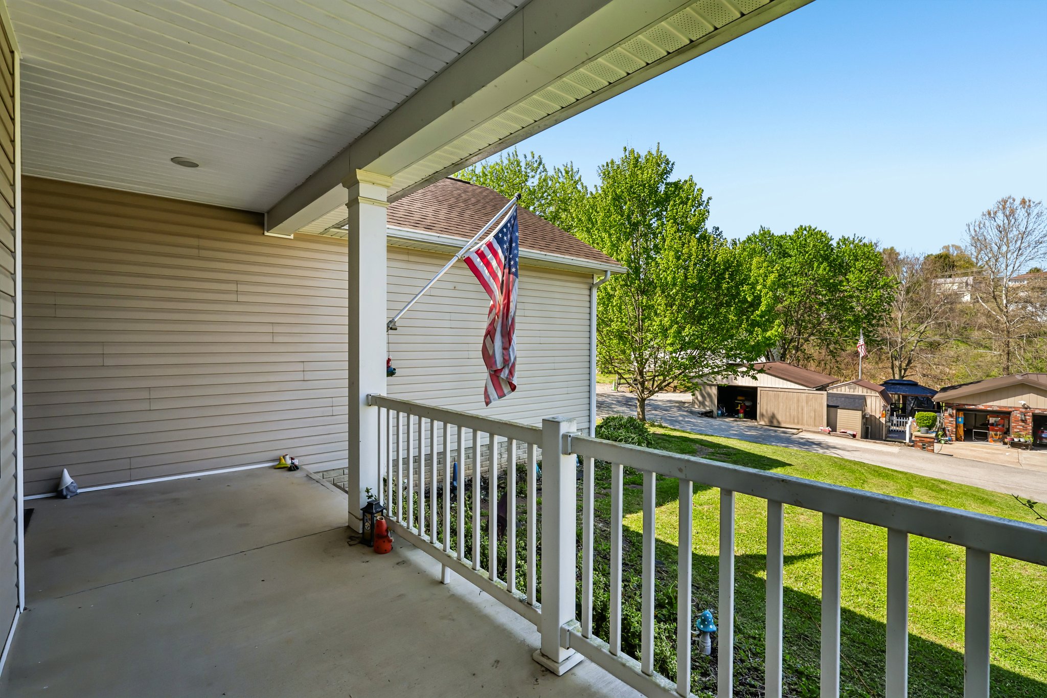 Central Ave-S2204-007.jpg