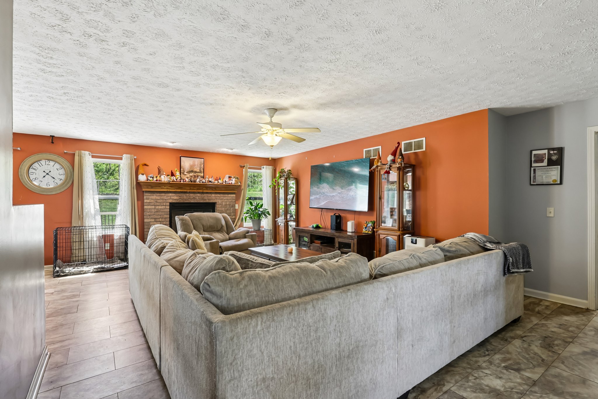 Central Ave-S2204-011.jpg