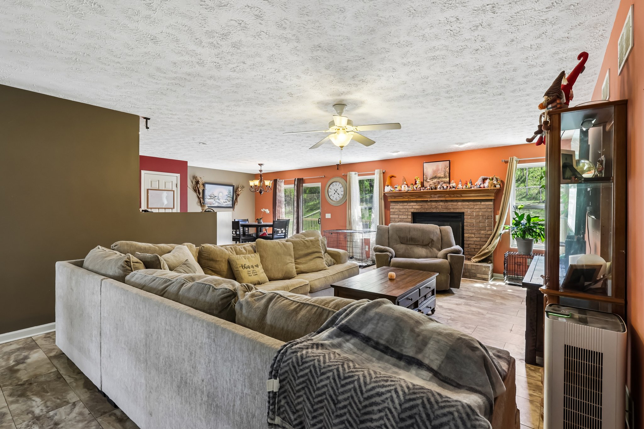 Central Ave-S2204-012.jpg