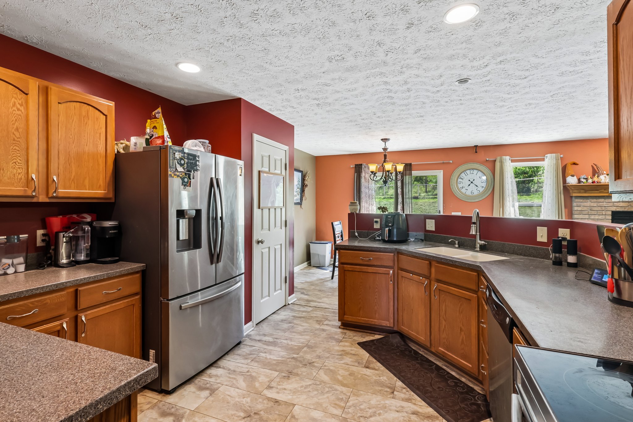 Central Ave-S2204-019.jpg