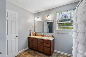 Central Ave-S2204-039.jpg