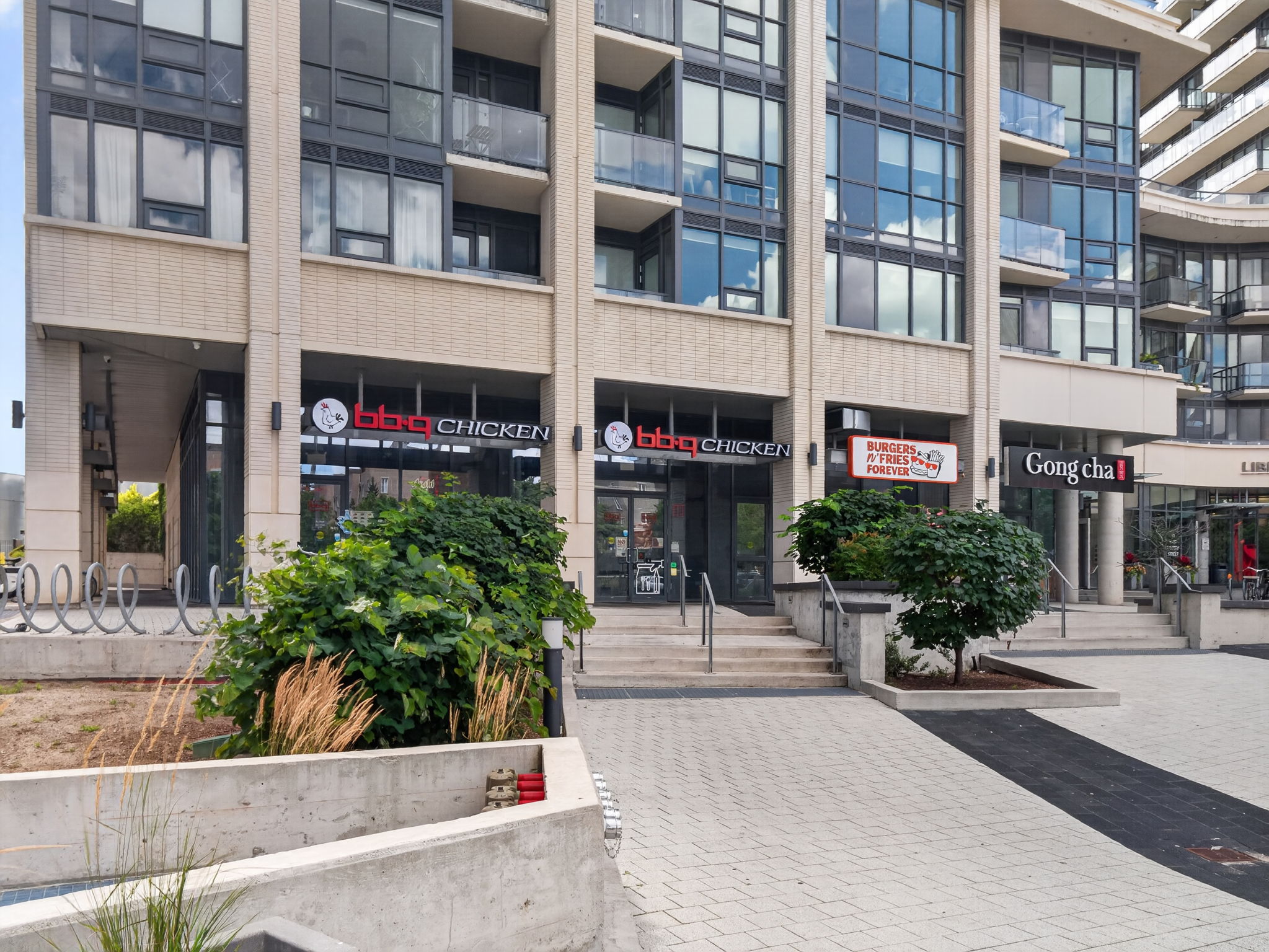 49 E Liberty St 2007 Toronto, ON M6K 0B2