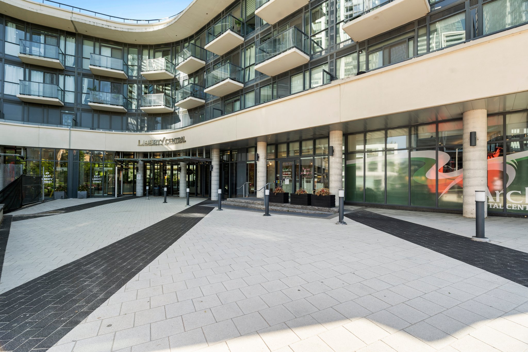49 E Liberty St Unit 1509 Toronto, ON M6K 0B2