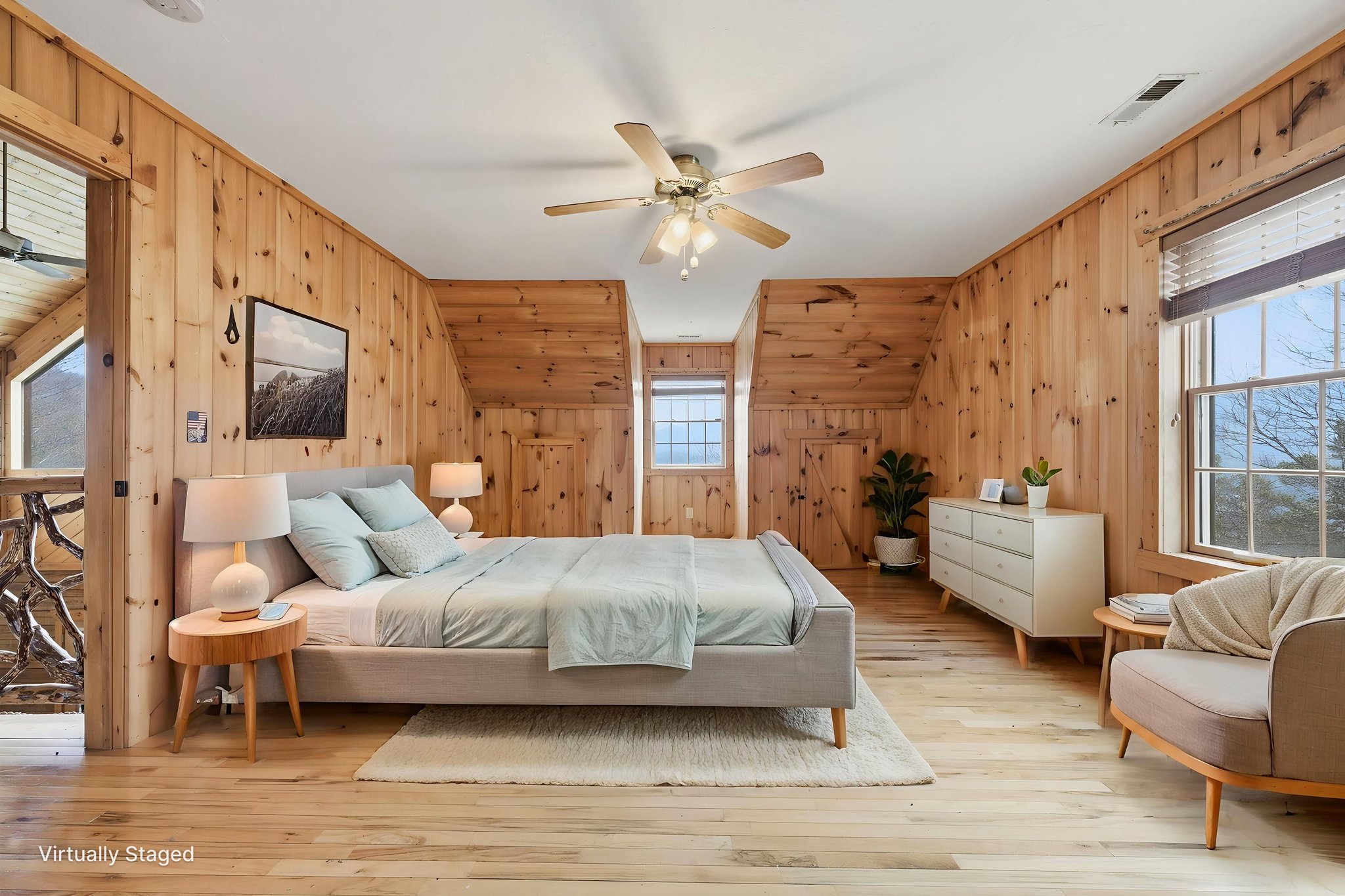 VDR_4244 virtually staged.jpeg