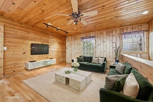 VDR_4214 virtually staged.jpeg