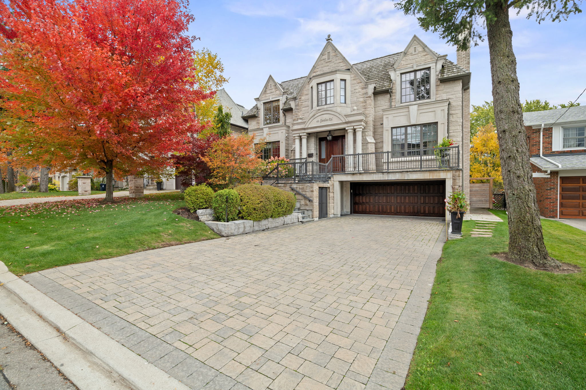 49 Gordon Rd Toronto, ON M2P 1E2