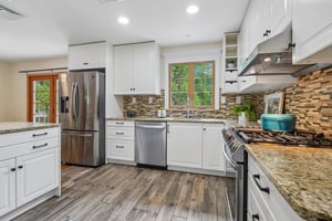 Stainless appliances and exhaust kitchen fan