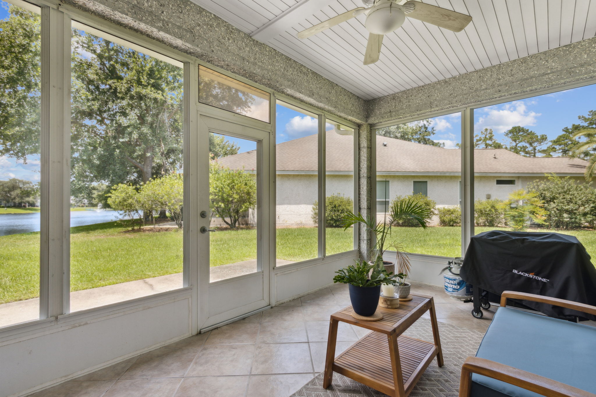 Screened-in Porch