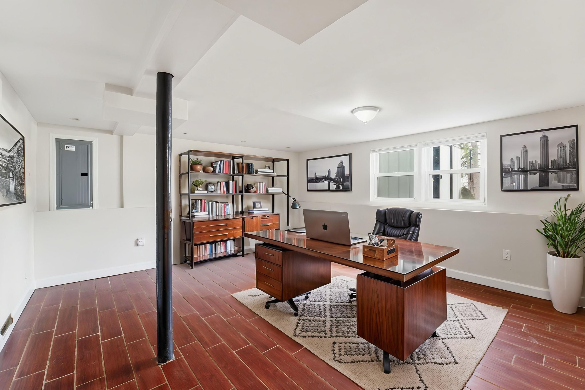 DSC06590 virtually staged.jpeg