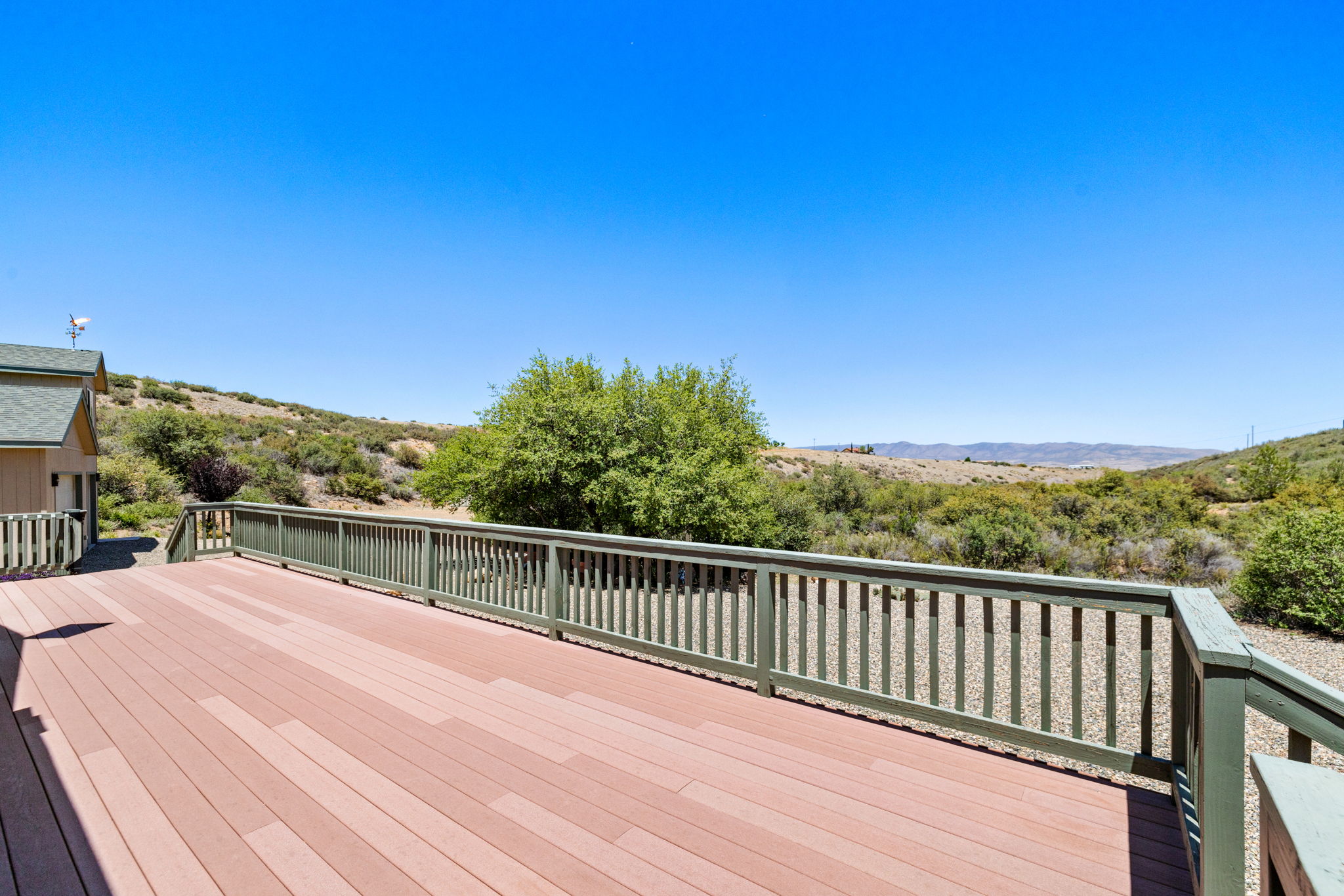 Deck (1)
