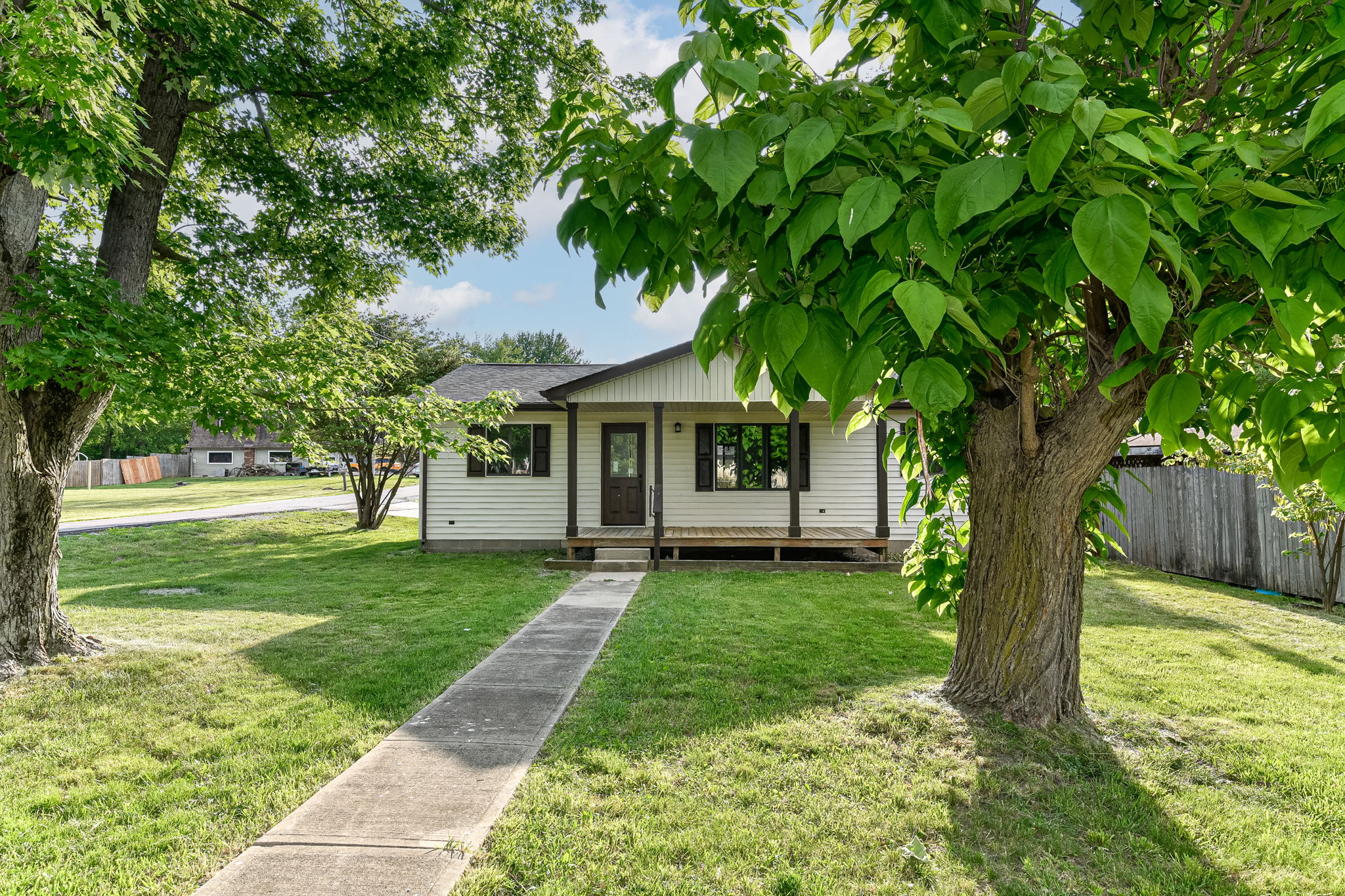 490 S Howard St, Summitville, IN 46070 Indy Realty Pics