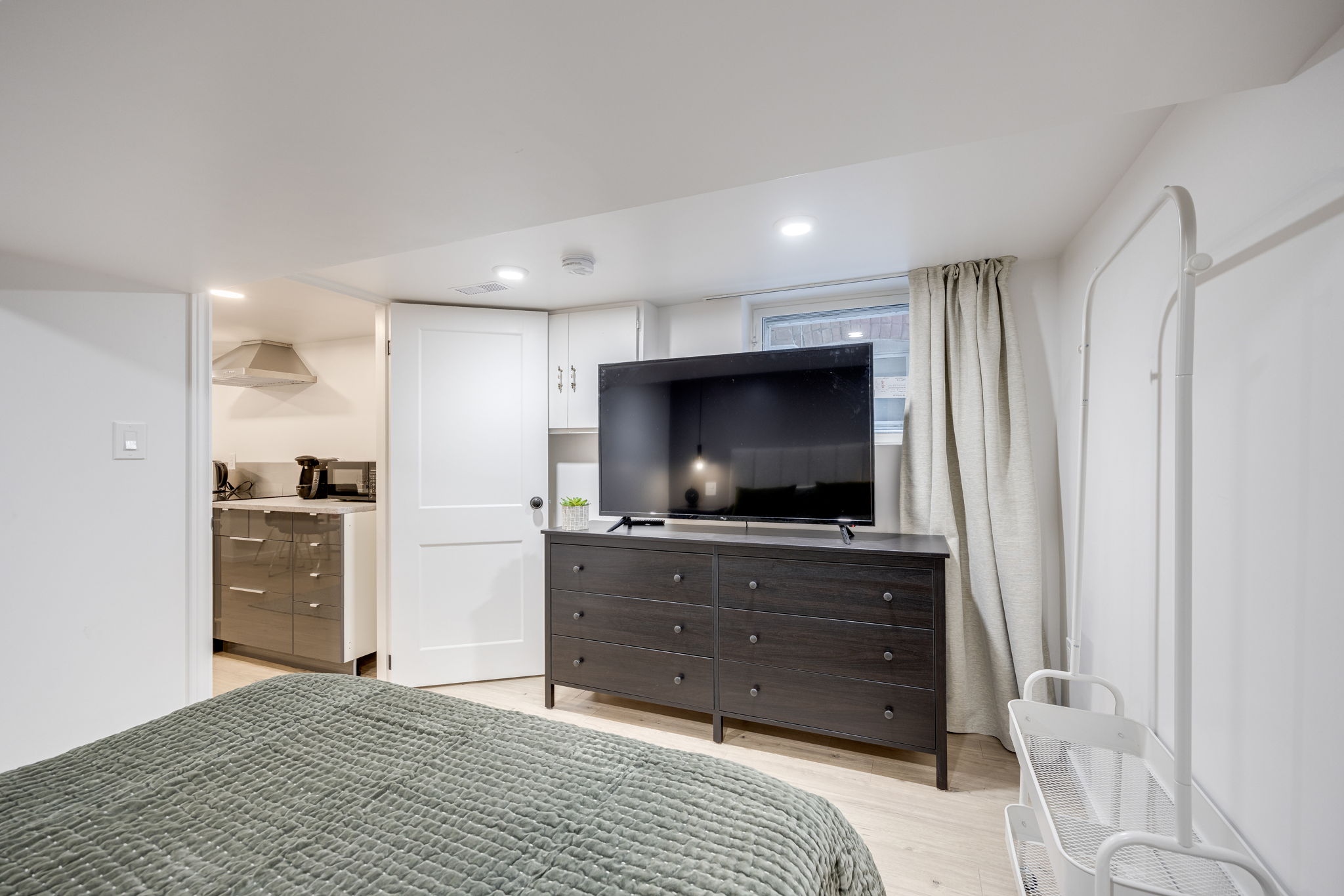 Toronto property showcase — delivered property photograph 14