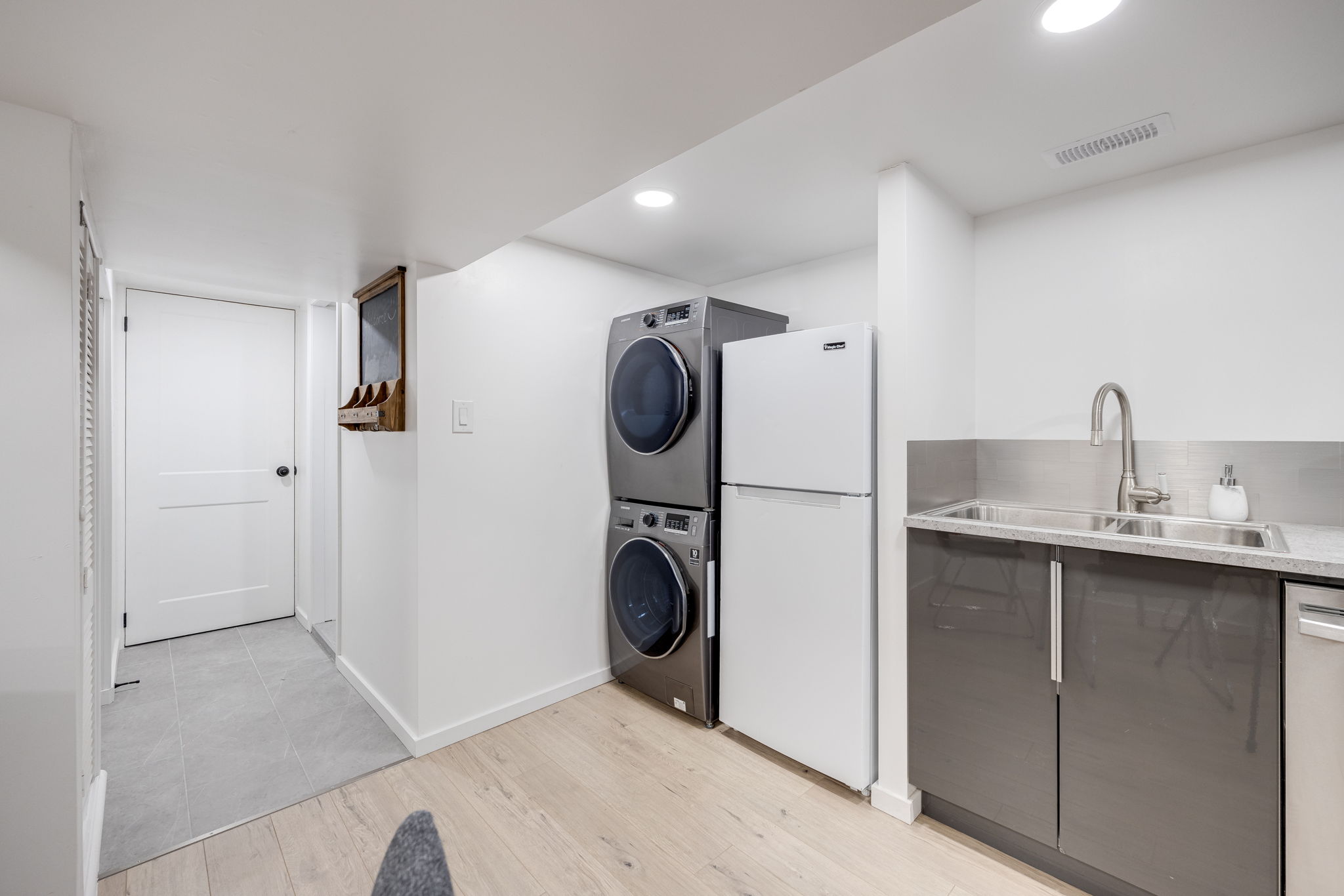 Toronto property showcase — delivered property photograph 8