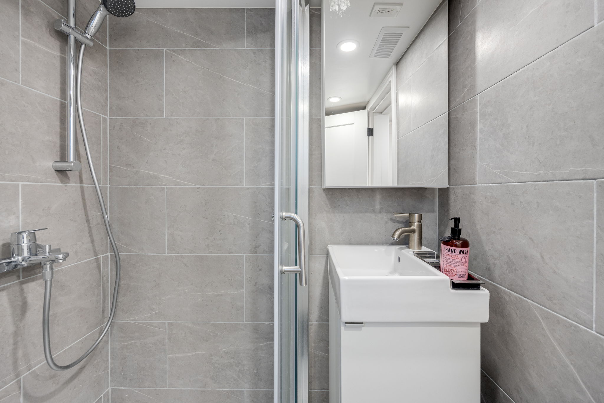 Toronto property showcase — delivered property photograph 17