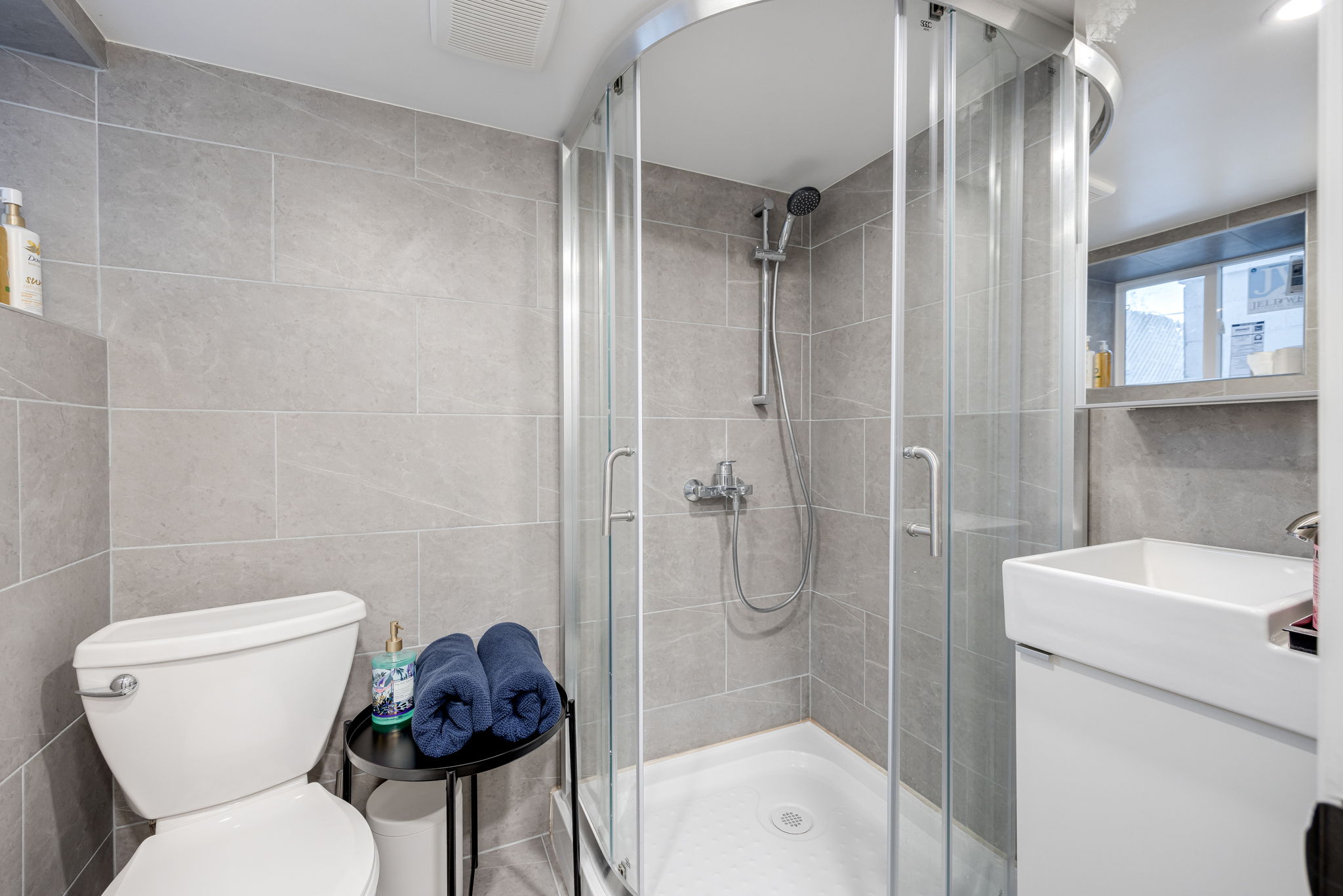 Toronto property showcase — delivered property photograph 16