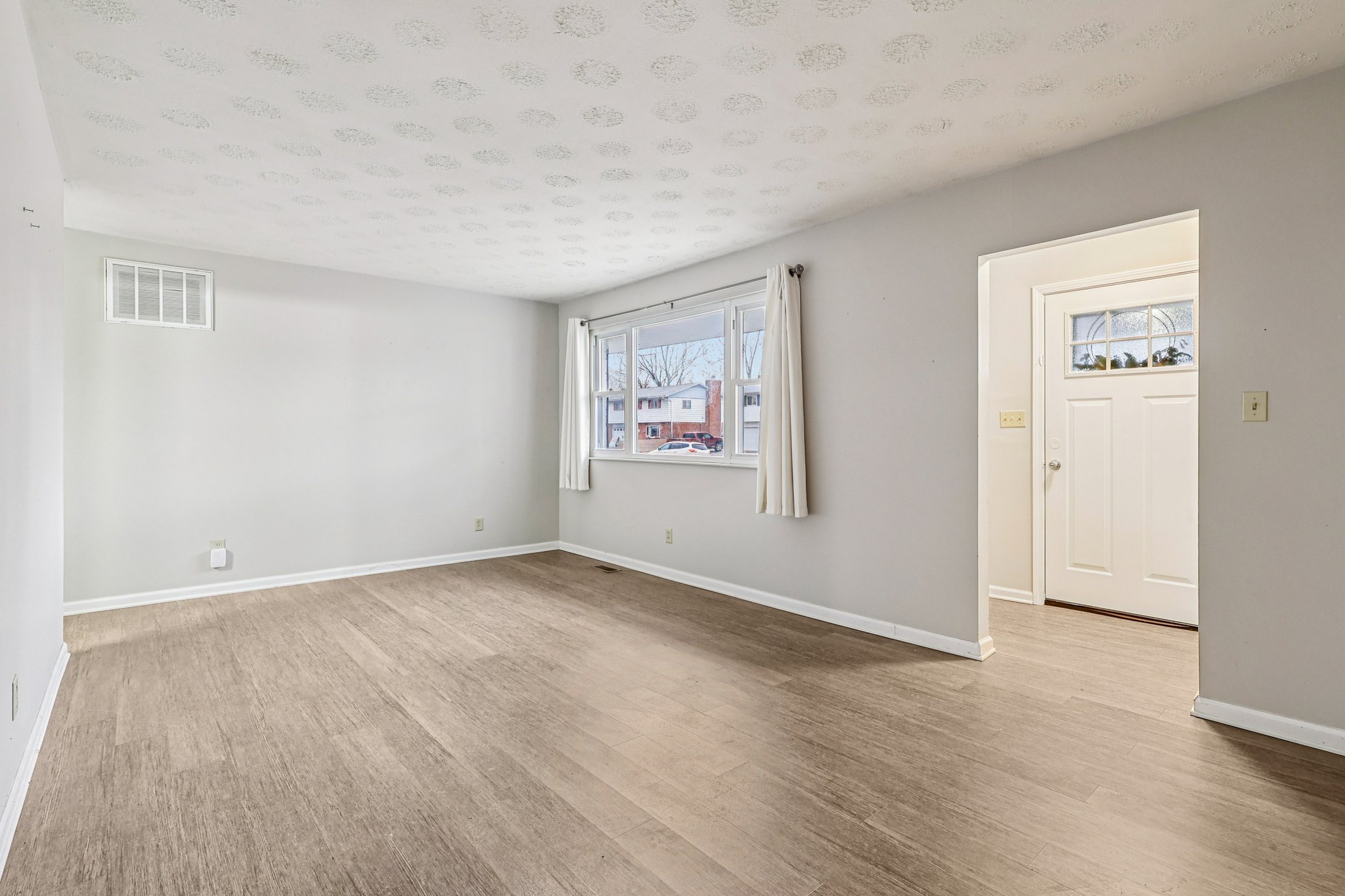 W Market St-S0303-009.jpg