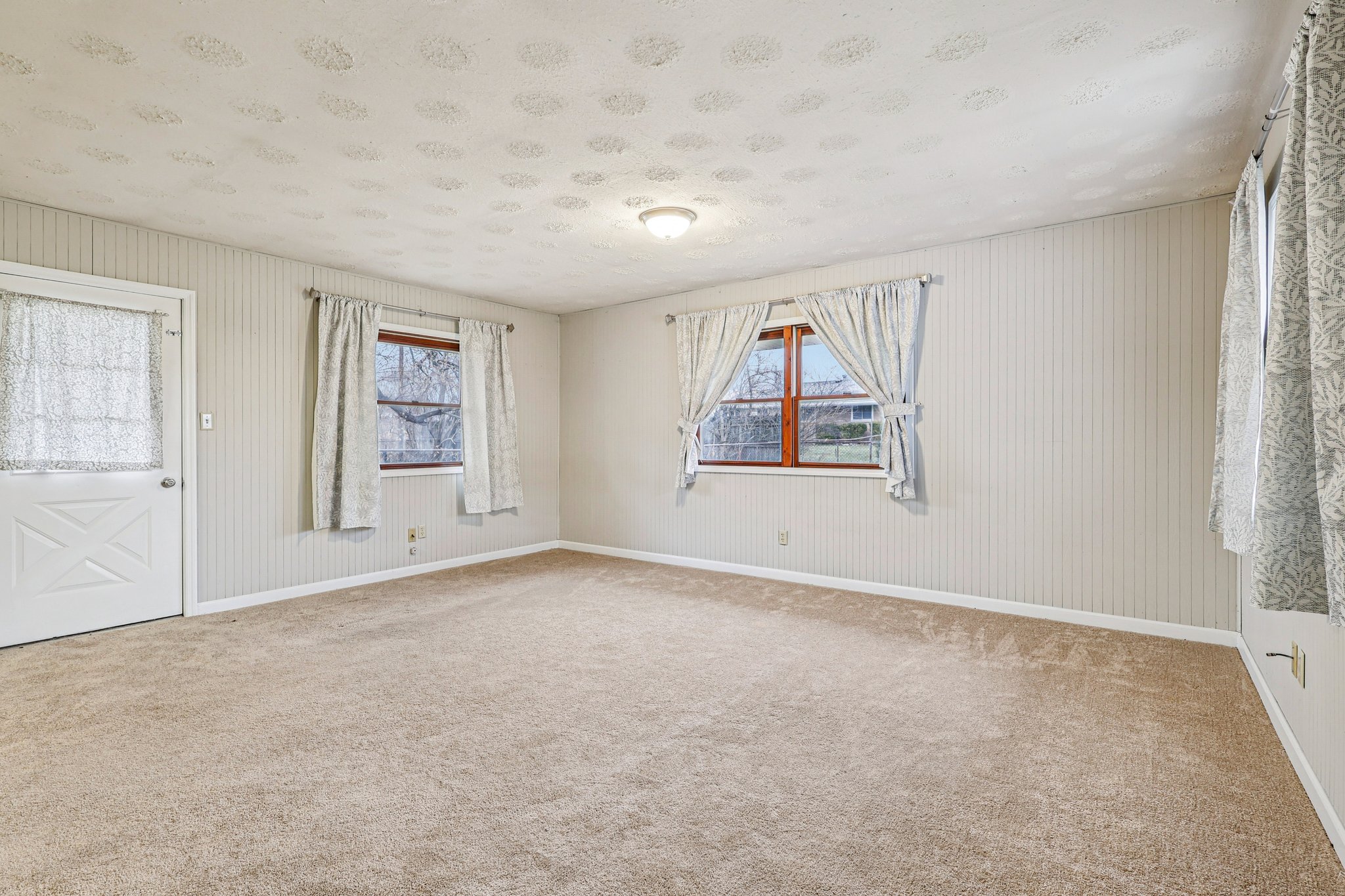 W Market St-S0303-011.jpg