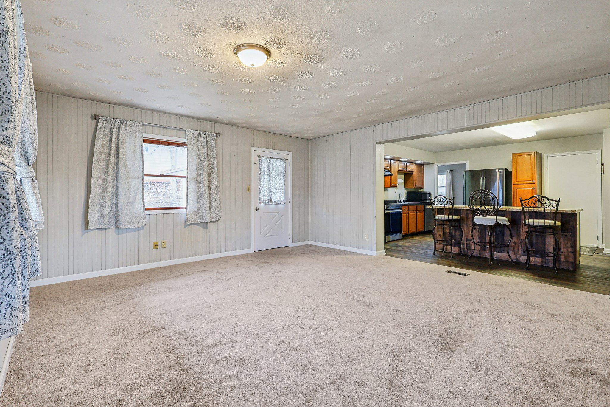 W Market St-S0303-012.jpg