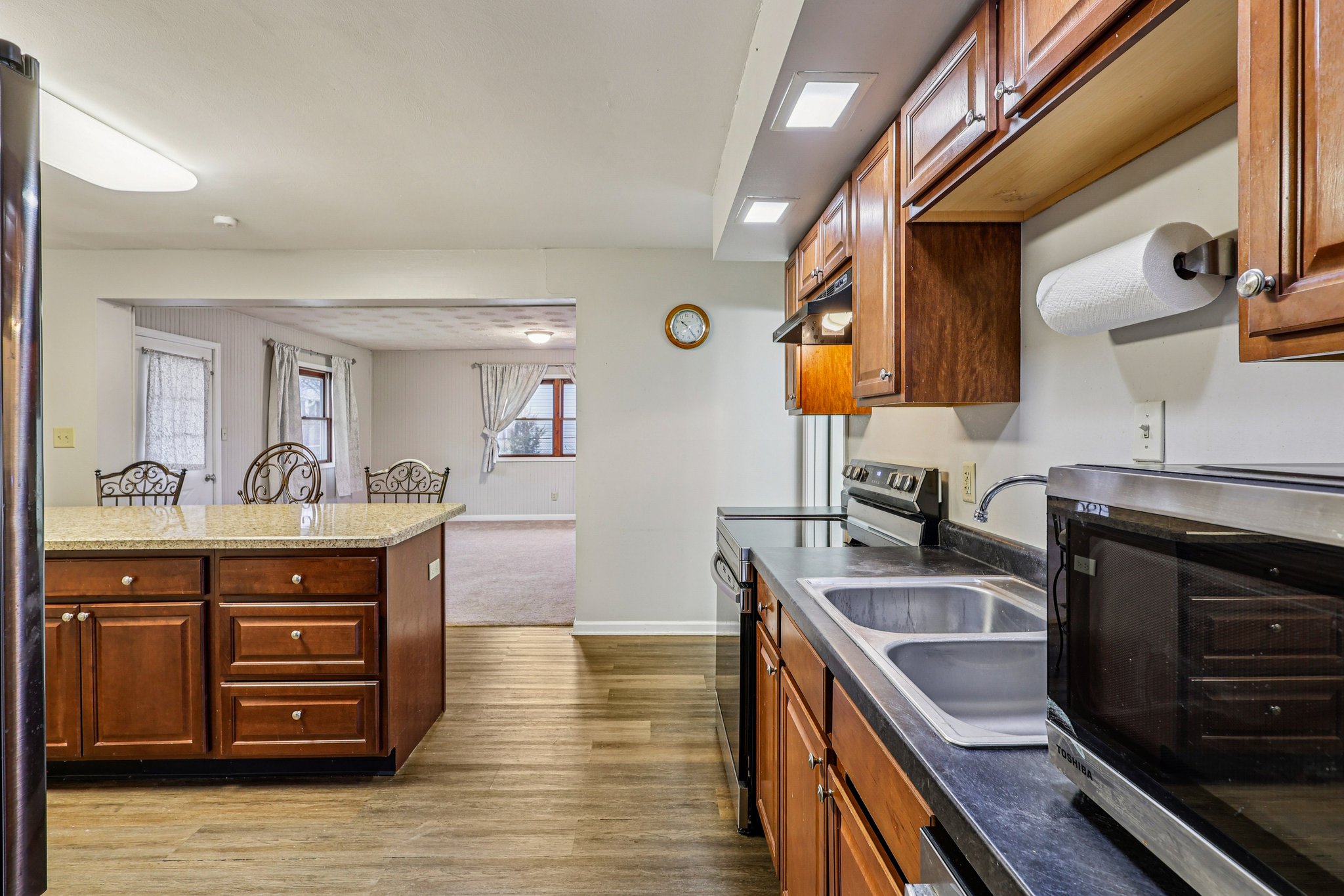 W Market St-S0303-019.jpg