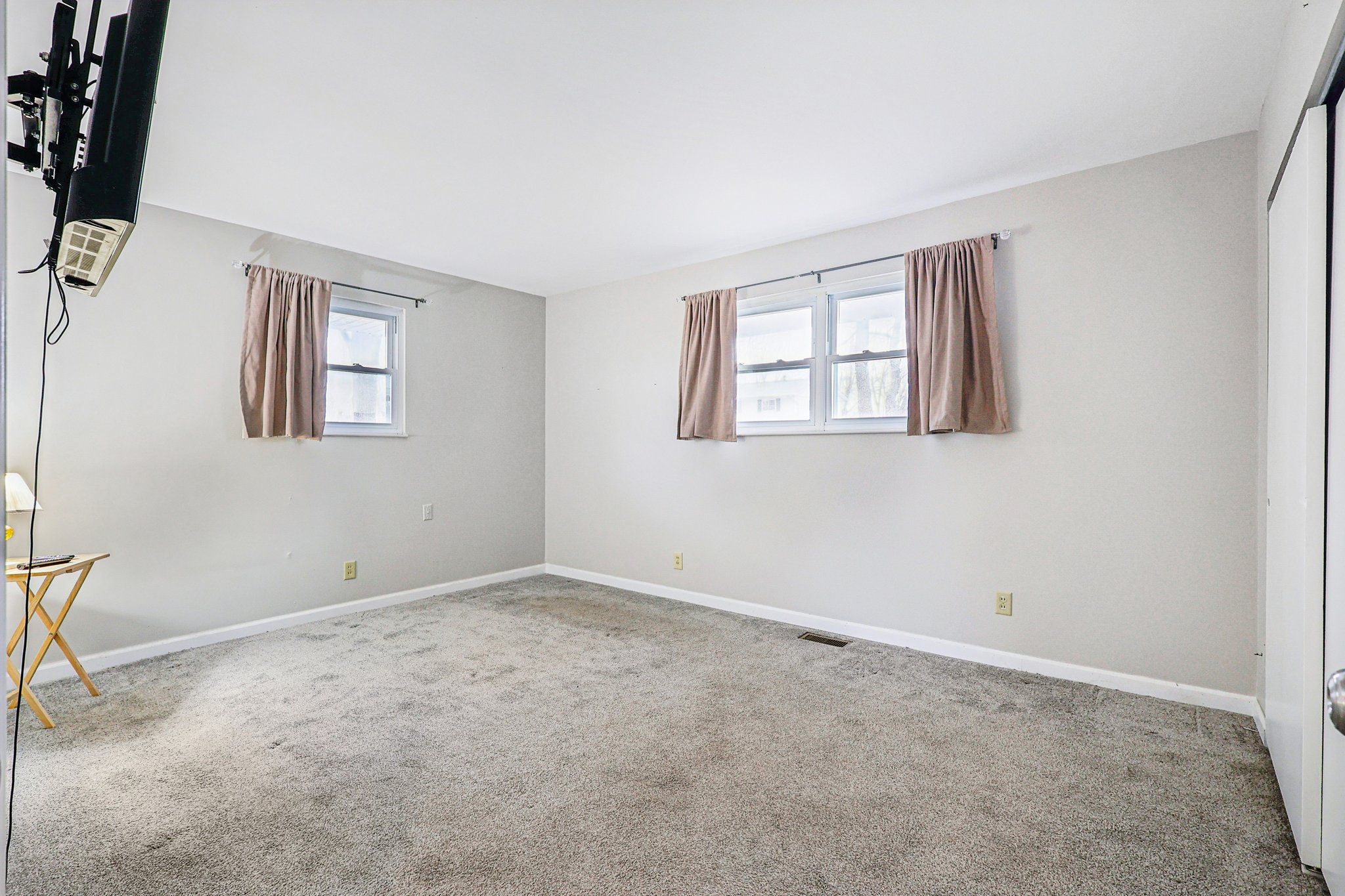 W Market St-S0303-023.jpg