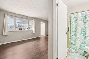 W Market St-S0303-021.jpg