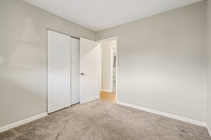 W Market St-S0303-028.jpg