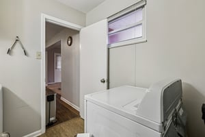 W Market St-S0303-029.jpg