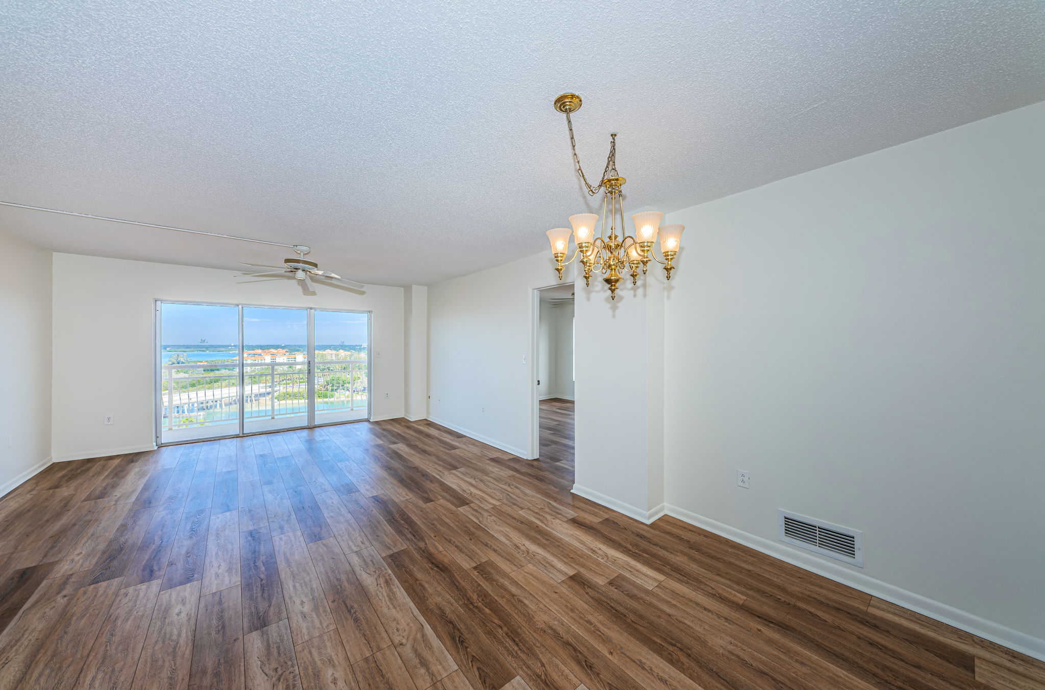 Dining Room 3-2