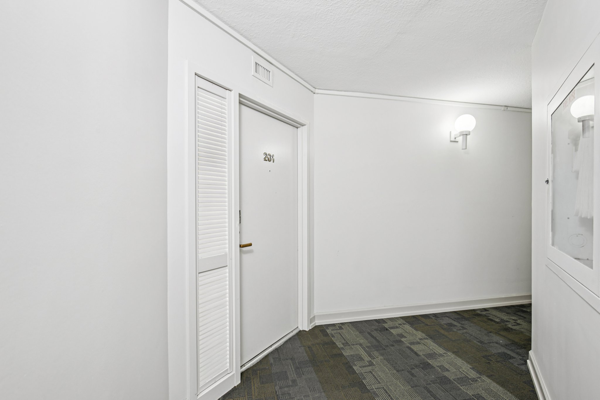 Ocean Blvd-S1712-003.jpg