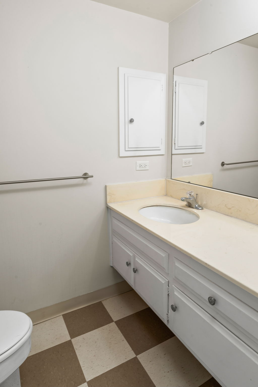 4900 Rosehedge Dr 304-23