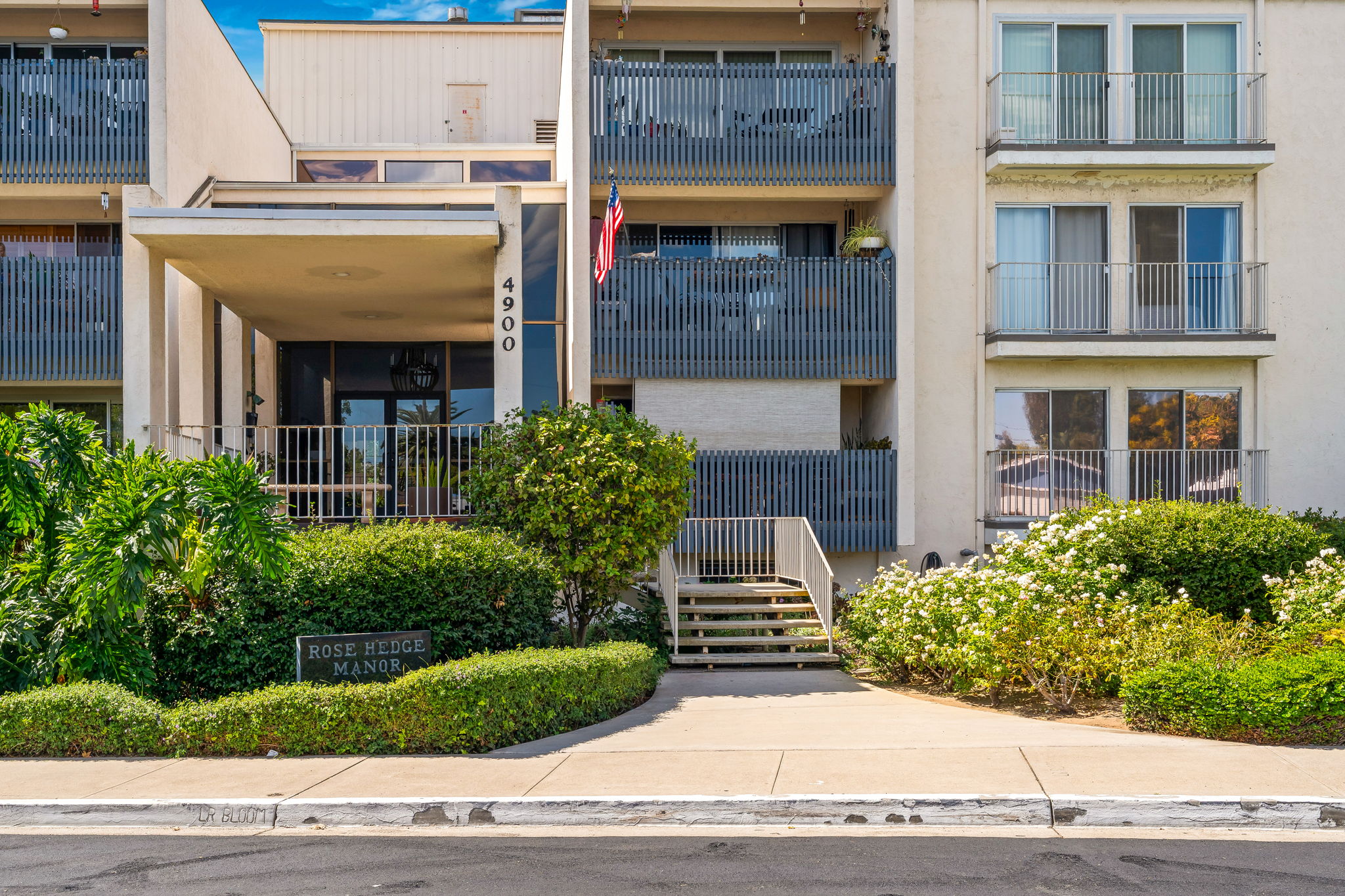 4900 Rosehedge Dr 304-7