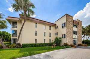 Front Exterior7