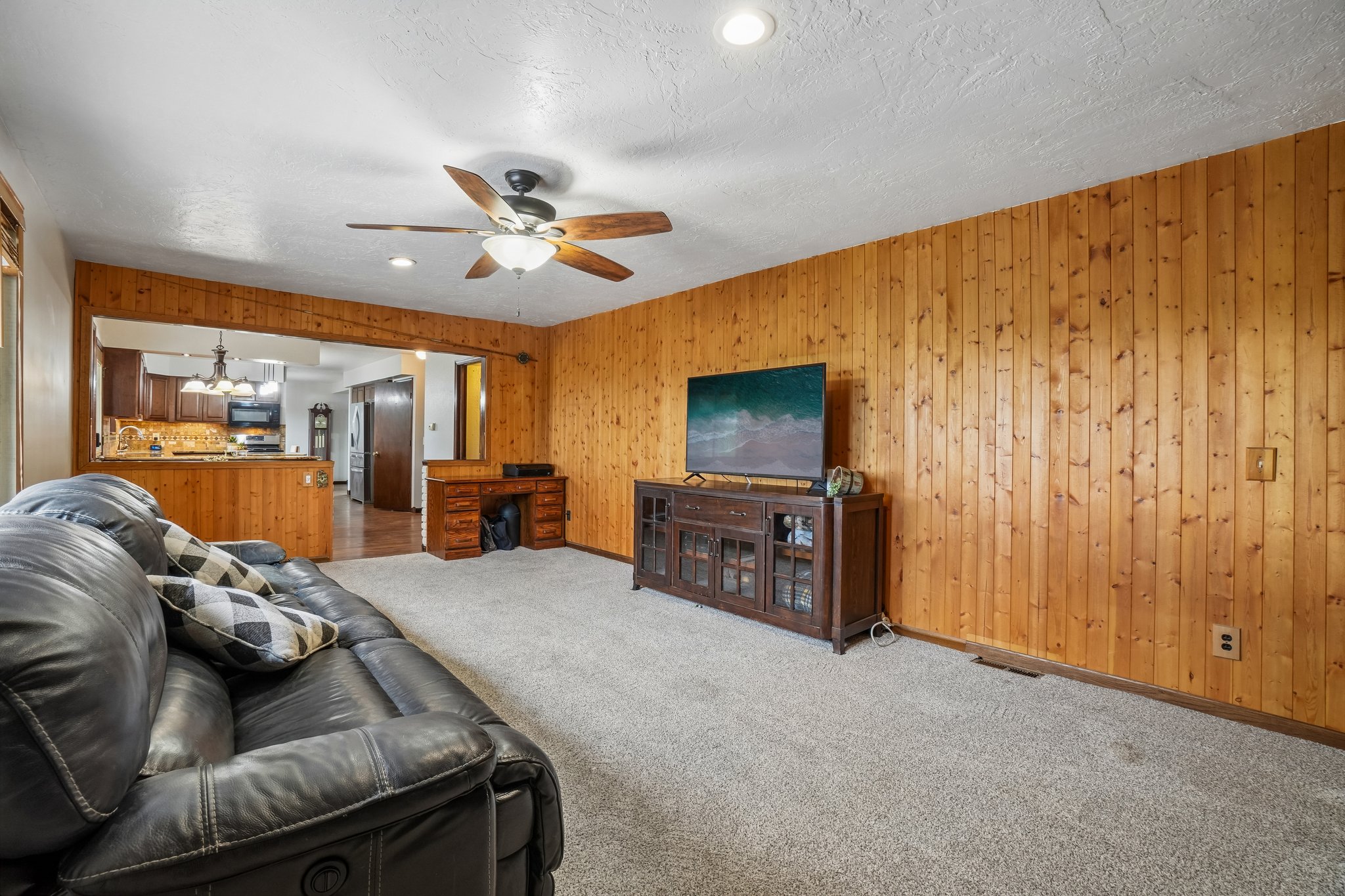 Beverly Dr-S2807-009.jpg