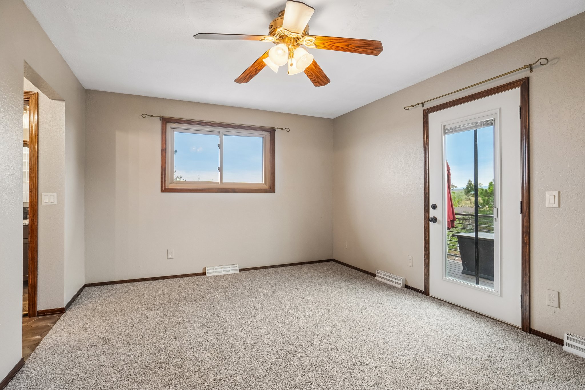 Beverly Dr-S2807-037.jpg