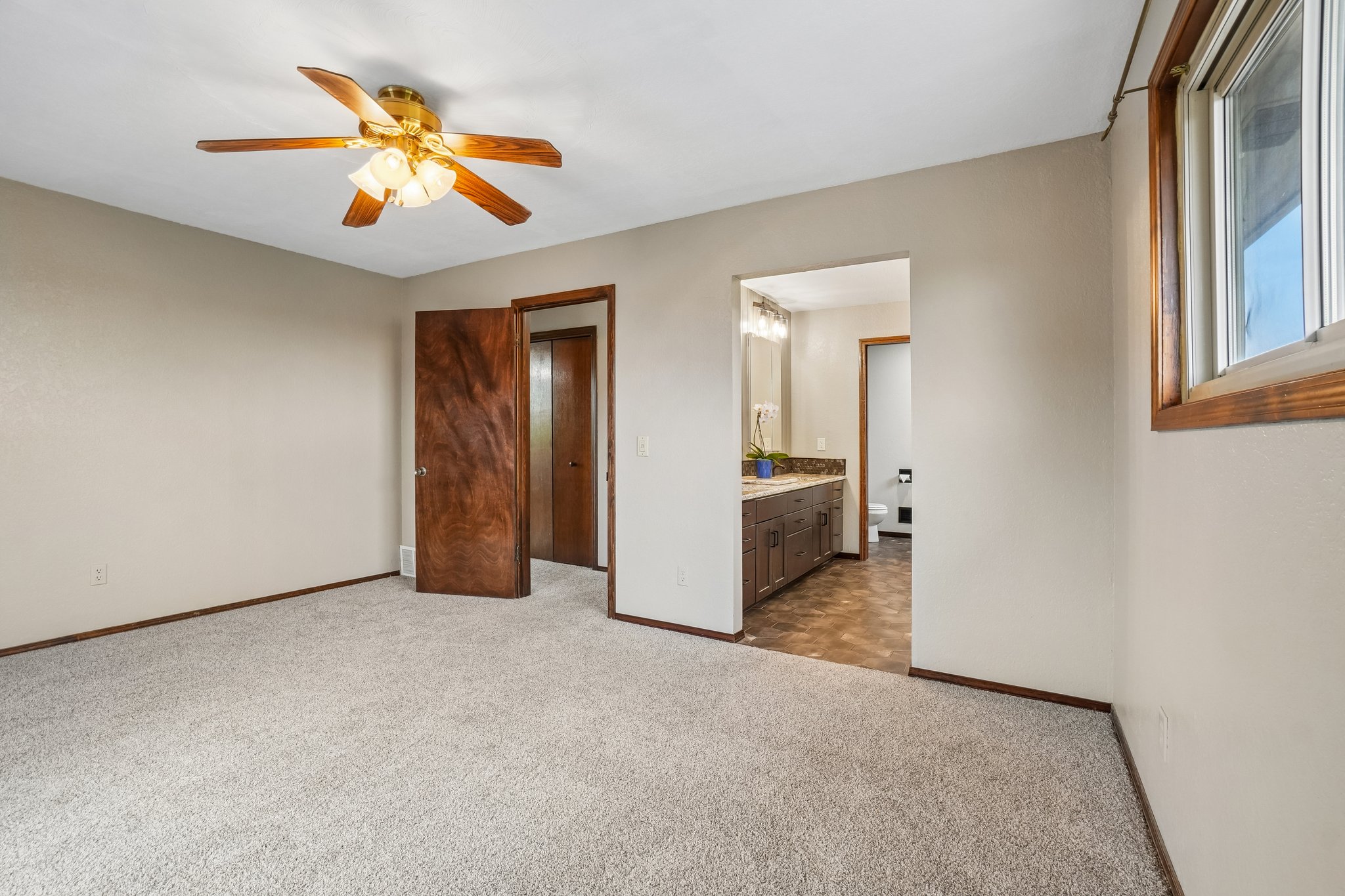 Beverly Dr-S2807-039.jpg