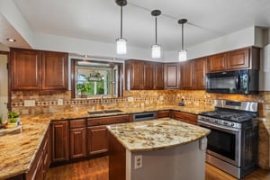 Beverly Dr-S2807-019.jpg