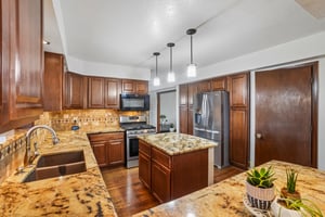Beverly Dr-S2807-021.jpg