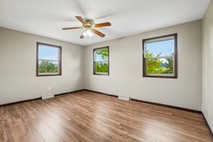 Beverly Dr-S2807-035.jpg