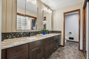 Beverly Dr-S2807-041.jpg