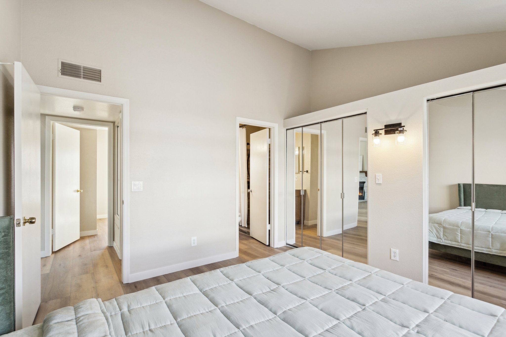 4901 E Kelton Ln 1267 - 016.jpg