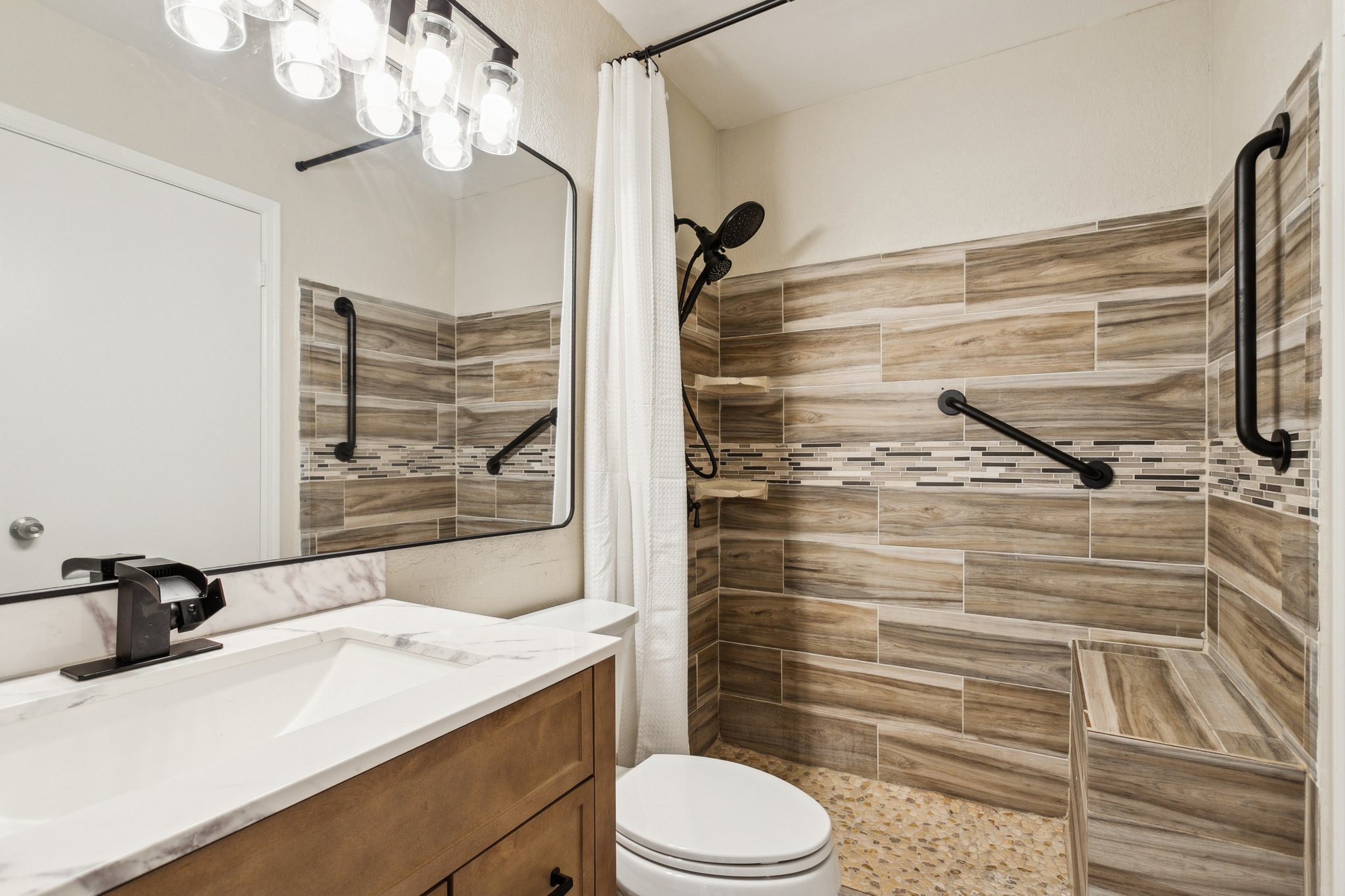 4901 E Kelton Ln 1267 - 017.jpg