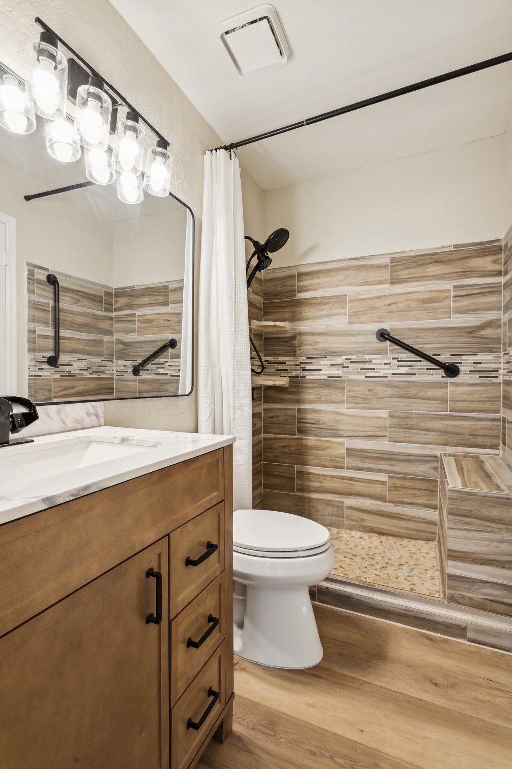 4901 E Kelton Ln 1267 - 018.jpg