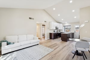 4901 E Kelton Ln 1267 - 006.jpg